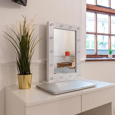 Hummingbird Maisonette By Prescott Apartment Bristol
