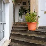 Hummingbird Maisonette By Prescott Bristol