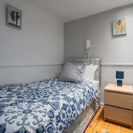 Hummingbird Maisonette By Prescott Bristol