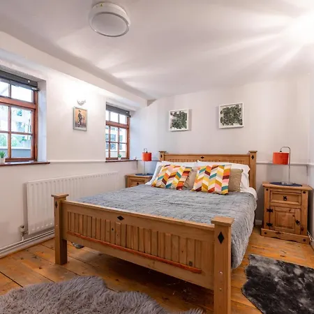 Hummingbird Maisonette By Prescott