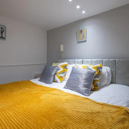 Hummingbird Maisonette By Prescott *