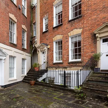 Hummingbird Maisonette By Prescott *