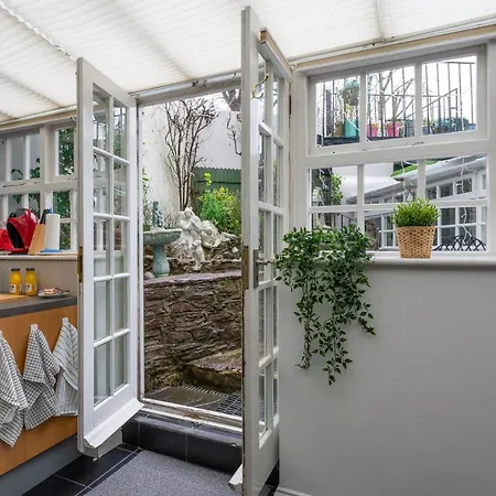 Hummingbird Maisonette By Prescott *