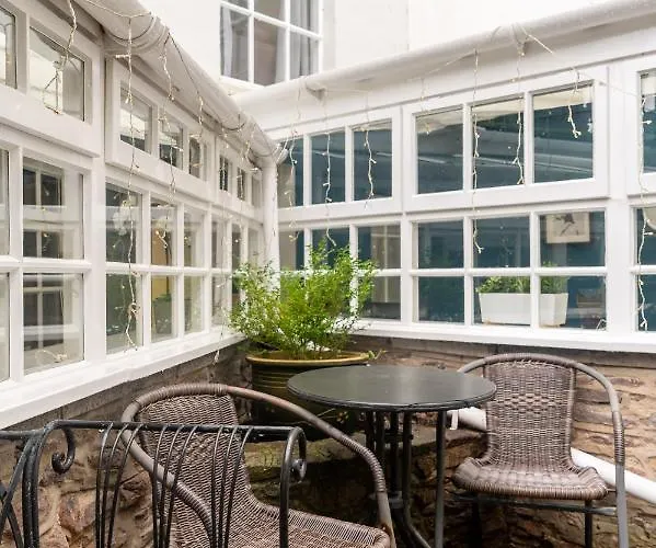 Hummingbird Maisonette By Prescott *