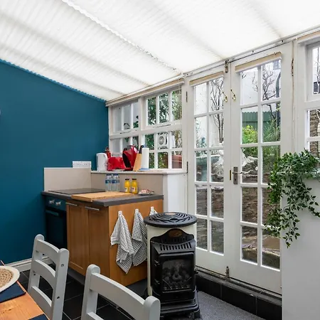 Hummingbird Maisonette By Prescott *