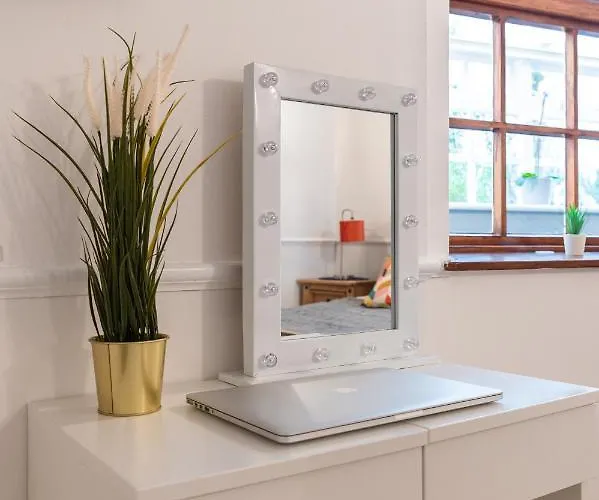 Hummingbird Maisonette By Prescott דירה בריסטול