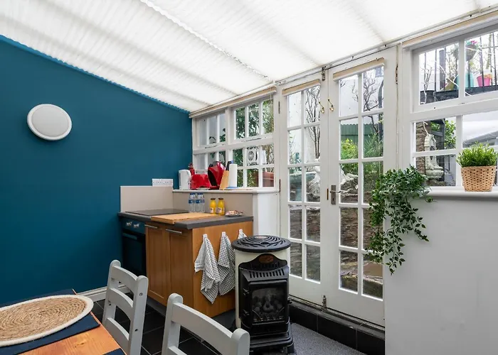 Hummingbird Maisonette By Prescott *