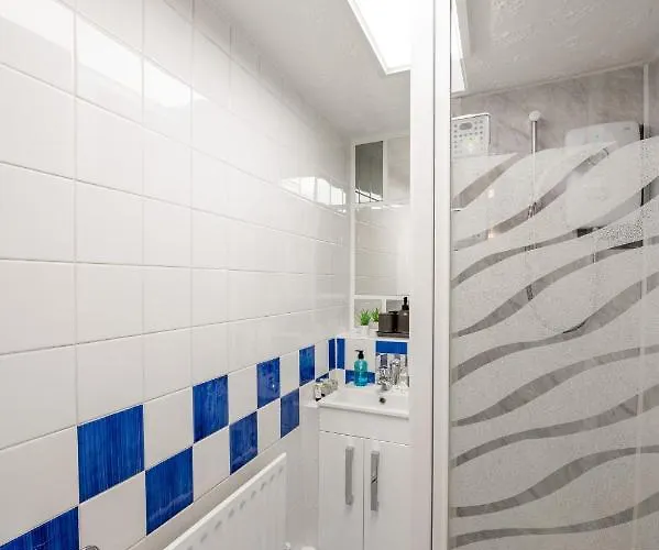 Hummingbird Maisonette By Prescott