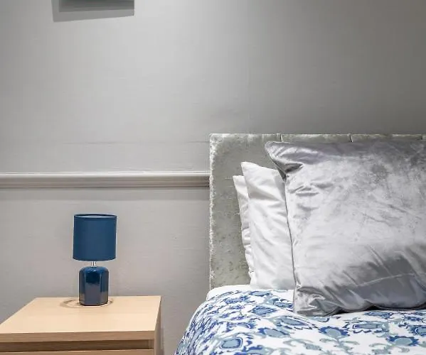 Hummingbird Maisonette By Prescott *