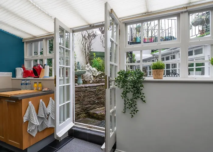 Hummingbird Maisonette By Prescott *