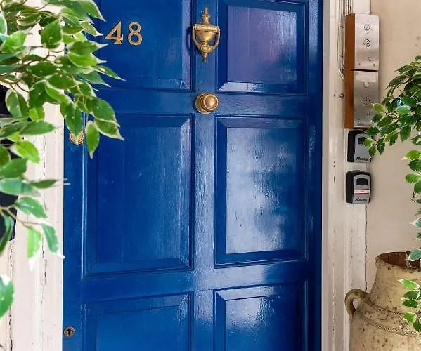 Hummingbird Maisonette By Prescott *